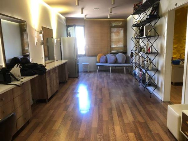 Tirane, shes ambjent biznesi Kati 3, 123 m² 230.000 Euro (9-Kateshet)