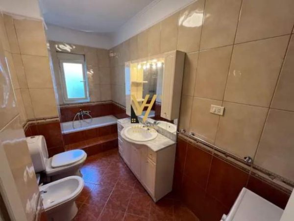 Tirane, jepet me qera apartament 2+1+BLK Kati 11, 120 m² 750 Euro (RRUGA FAIK KONICA)