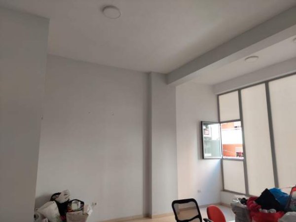 Tirane, shitet ambjent biznesi Kati 1, 56 m²  (Tom Plezha)