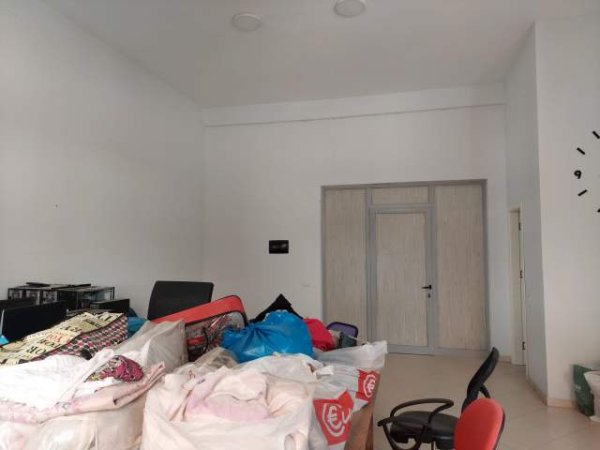 Tirane, shitet ambjent biznesi Kati 1, 56 m²  (Tom Plezha)