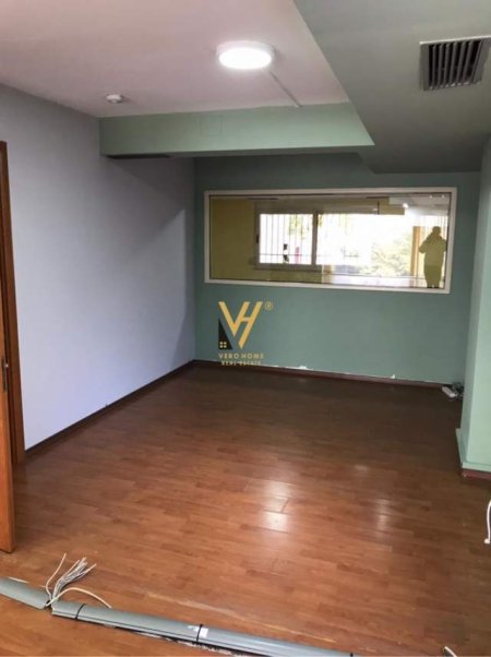 Tirane, shitet ambjent biznesi Kati 2, 817.000 Euro (sheshi willson)