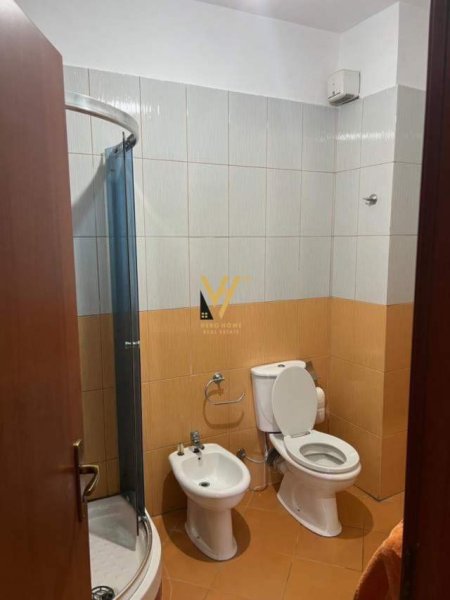 Tirane, jepet me qera apartament 2+1 Kati 4, 150 m² 500 Euro (LIQENI I THATE)