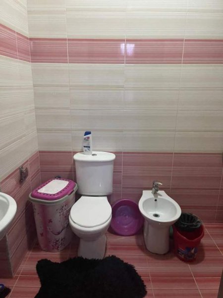 Tirane, jepet me qera apartament 1+1+BLK Kati 7, 70 m² 30.000 Leke (YZBERISHT PERBALLE KMY)