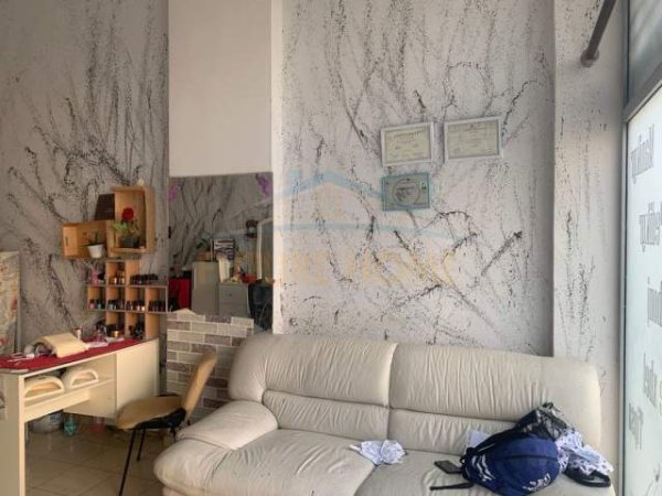 Tirane, shitet ambjent biznesi Kati 0, 40 m² 78.000 Euro (Unaza e Re)