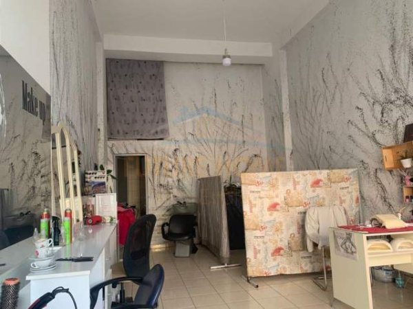 Tirane, shitet ambjent biznesi Kati 0, 40 m² 78.000 Euro (Unaza e Re)