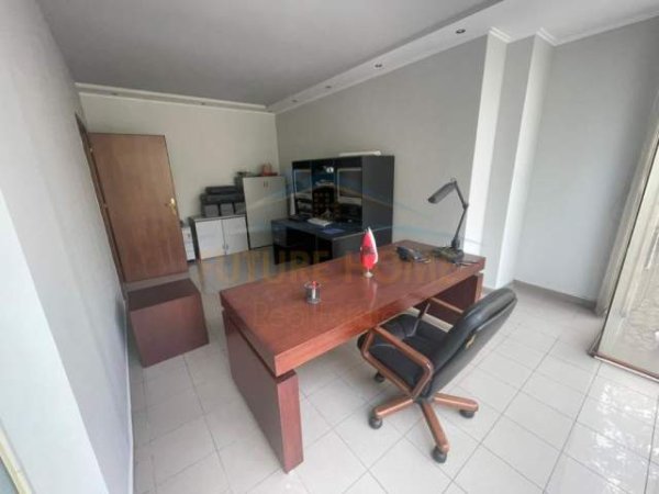 Tirane, shitet zyre Kati 2, 106 m² 296.800 Euro (Vasil Shanto)