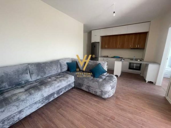 Tirane, jepet me qera apartament 1+1 Kati 4, 75 m² 450 Euro (SAUK)