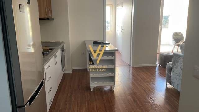 Tirane, jepet me qera apartament 1+1 Kati 4, 75 m² 450 Euro (SAUK)