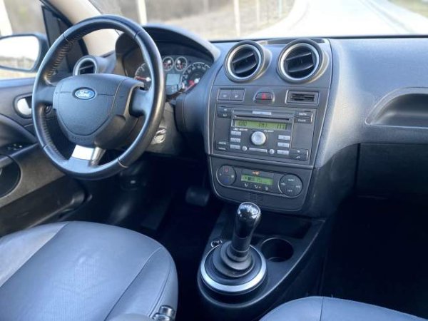 Tirane, shes makine Ford Fiesta Automatike Viti 2008,