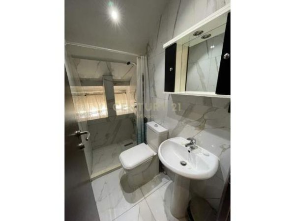 Tirane, shes hotel Kati 0, 350 m² (Qender)
