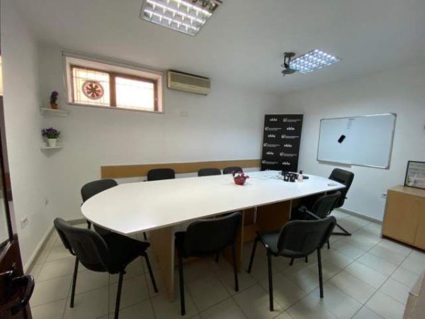 Tirane, shitet ambjent biznesi Kati -1, 275 m² 365.000 Euro (Rruga e Kavajes)