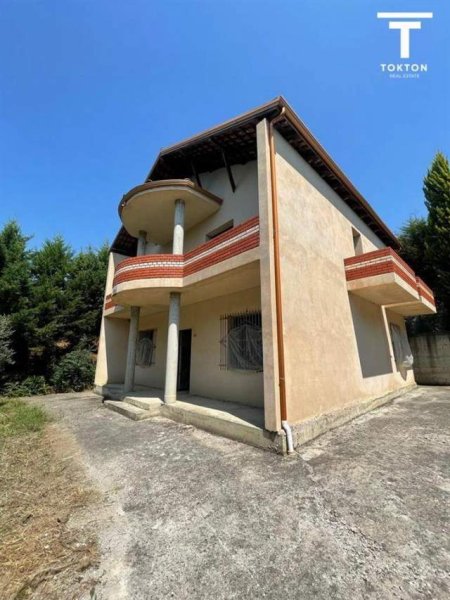 Tirane, shitet Vile 400 m² 130.000 Euro (Peze) TT 216