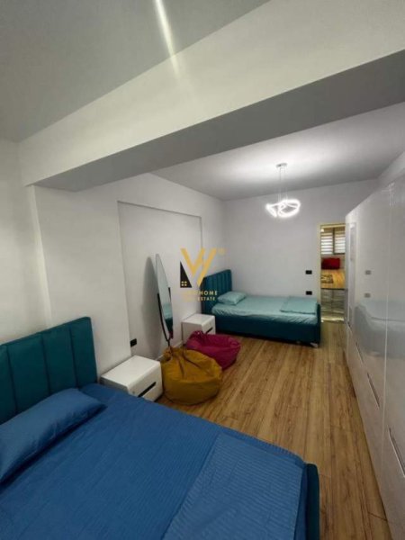 Tirane, jepet me qera apartament 3+1 Kati 2, 100 m² 800 Euro (myslym shyri)