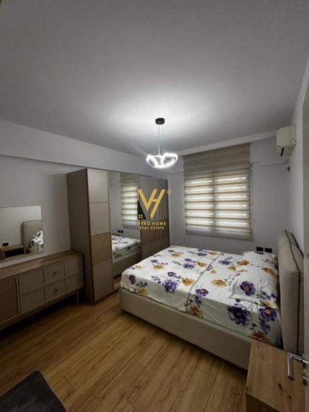 Tirane, jepet me qera apartament 3+1 Kati 2, 100 m² 800 Euro (myslym shyri)