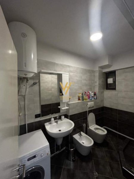Tirane, jepet me qera apartament 3+1 Kati 2, 100 m² 800 Euro (myslym shyri)