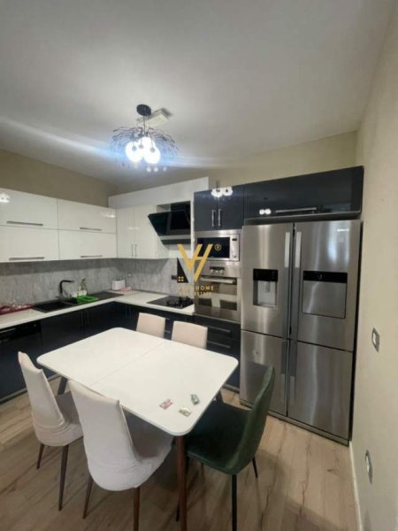 Tirane, jepet me qera apartament 3+1 Kati 6, 125 m² 1.200 Euro (kopshti botanik)