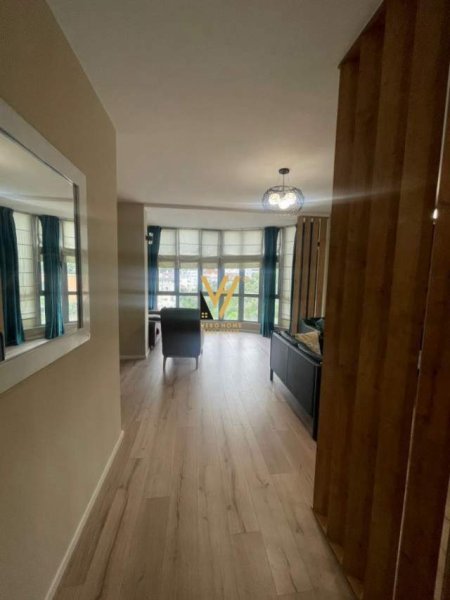Tirane, jepet me qera apartament 3+1 Kati 6, 125 m² 1.200 Euro (kopshti botanik)