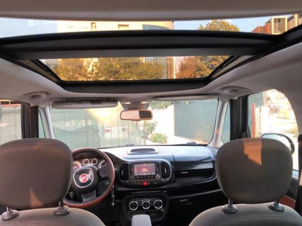 Tirane, shes makine Fiat 500 L trekking full panoramik Viti 2015 E SAPO TARGUAR  VENDOSUR GAZI 9700euro