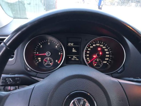 Tirane, shitet makine Golf 6 Viti 2010