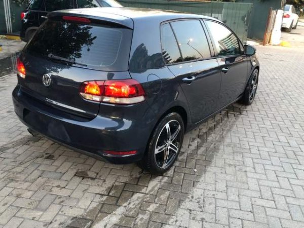 Tirane, shitet makine Golf 6 Viti 2010