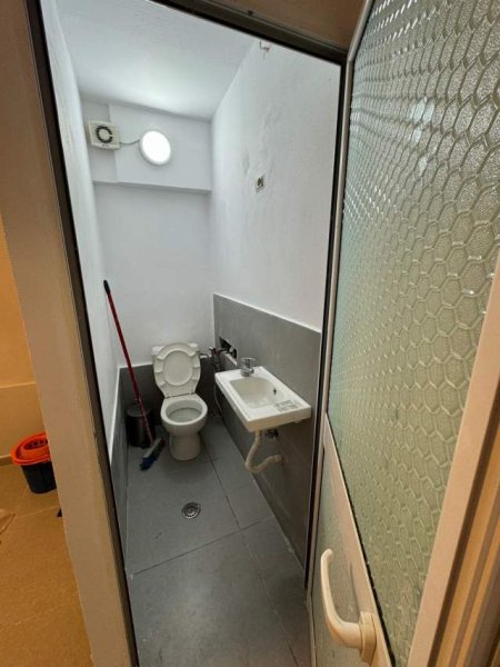 Tirane, shitet ambjent biznesi Kati 0, 37 m² 90.000 Euro (perballe Taiwanit)