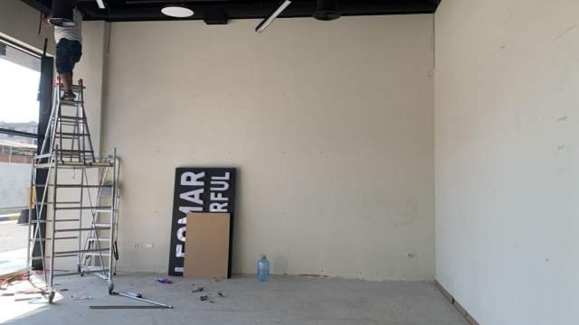 Tirane, shitet ambjent biznesi Kati 0, 103 m² 5.500 Euro/m2 (Emerald Mall)