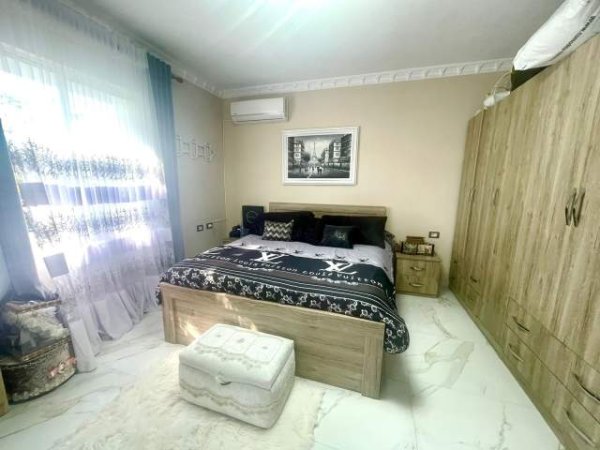 Tirane, shes Vile 3 Katshe Kati 0, 276 m² 900.000 Euro (Vilat Gjermane)