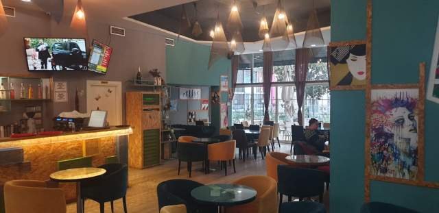 Tirane, shitet lokal Kati 0, 290 m² 550.000 Euro (Kthesa e Kamzes,Terminali)