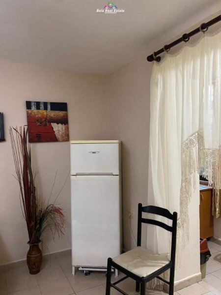 Tirane, jepet me qera apartament 1+1 Kati 3, 60 m² 350 Euro (QSUT)