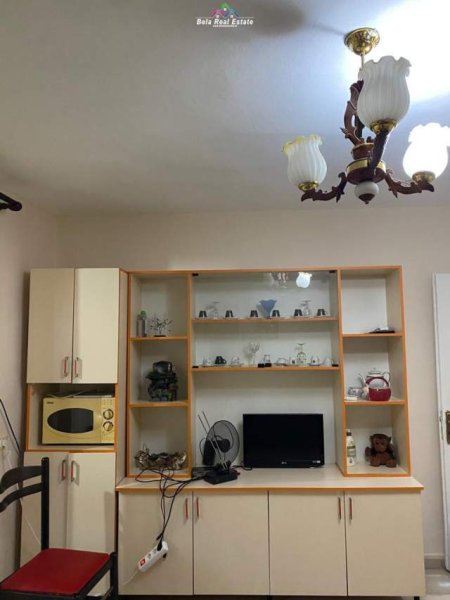 Tirane, jepet me qera apartament 1+1 Kati 3, 60 m² 350 Euro (QSUT)