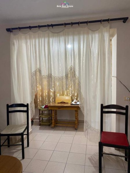 Tirane, jepet me qera apartament 1+1 Kati 3, 60 m² 350 Euro (QSUT)