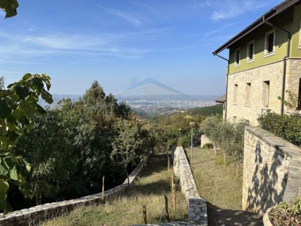 Tirane, shitet hotel Kati 4, 2.000 m² 3.000.000 Euro