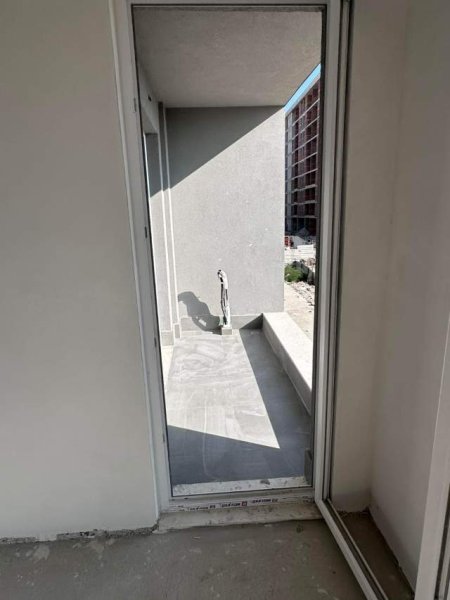 Tirane, shes dyqan Kati 0, 87 m² 131.000 Euro (QTU)