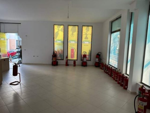 Tirane, shitet ambjent biznesi Kati 0, 80 m² 1.500 Euro/m2