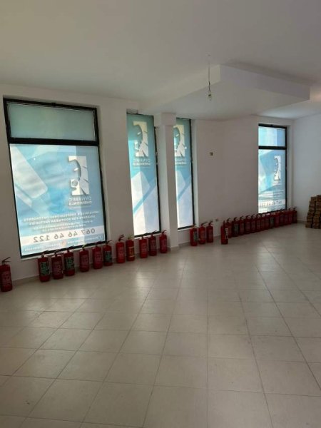 Tirane, shitet ambjent biznesi Kati 0, 80 m² 1.500 Euro/m2