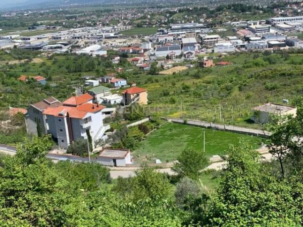 Tirane, shes toke 700 m² 56.000 Euro (PRANE MOBILERI AJAX, Kashar)