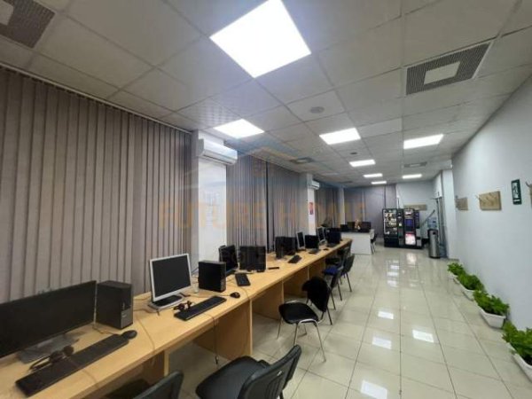 Shqiperi, shes ambjent biznesi Kati 1, 373 m² 1.000.000 Euro (Rruga e Kavajes)