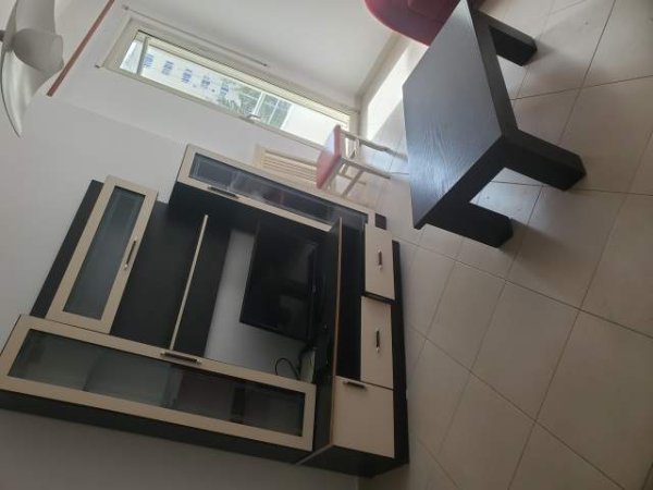 Durres, shes Shitet kend televizoru 22.000