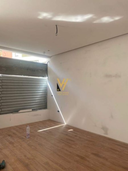 Tirane, shitet ambjent biznesi Kati 0, 93 m² 213.000 Euro (kopshti zoologjk)