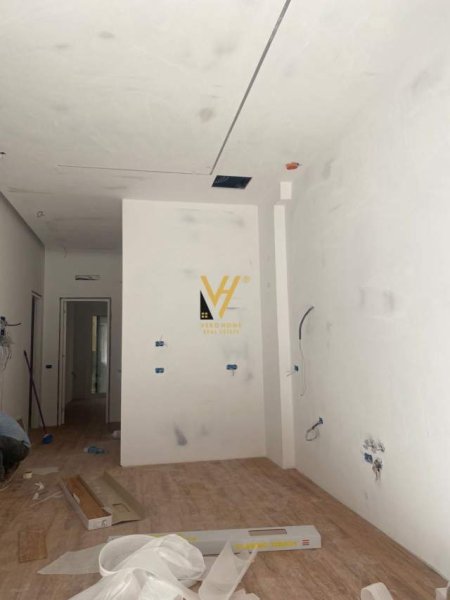 Tirane, shitet ambjent biznesi Kati 0, 93 m² 213.000 Euro (kopshti zoologjk)