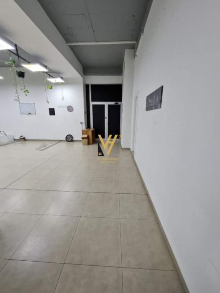 Tirane, shitet ambjent biznesi Kati 0, 460 m² 1.840.000 Euro (KOMUNA E PARISIT)