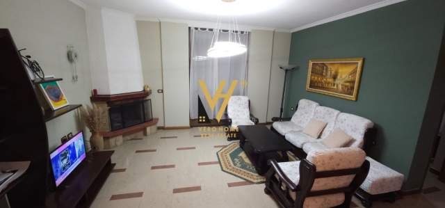 Tirane, jepet me qera apartament 4+1 Kati 3, 150 m² 850 Euro (MEDRESEJA)