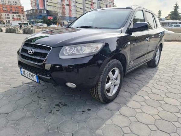 Tirane, jap me qera xhip Hyundai Santa Fe Viti 2007, 5.000 Leke
