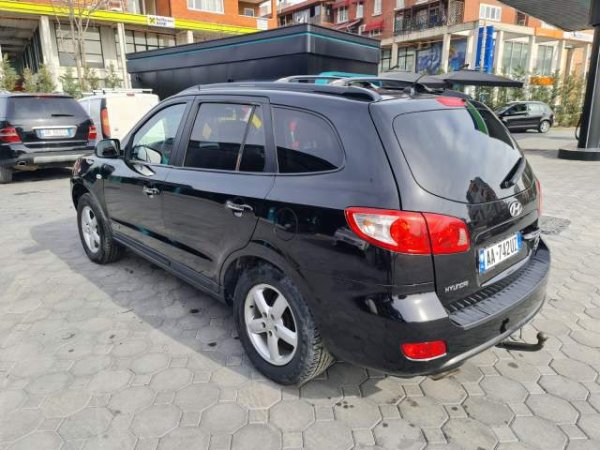 Tirane, jap me qera xhip Hyundai Santa Fe Viti 2007, 5.000 Leke