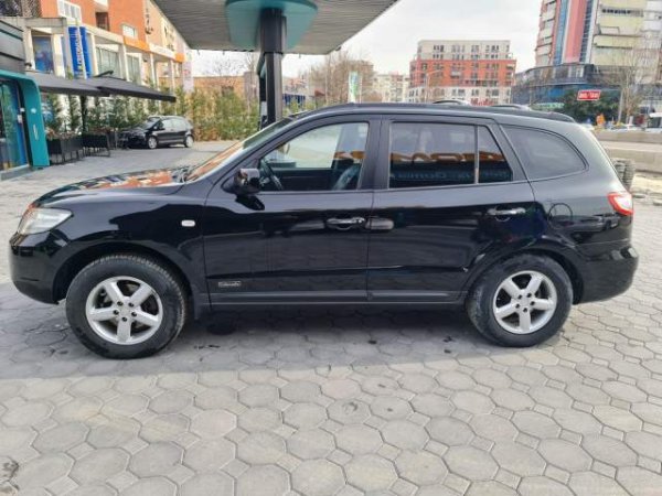 Tirane, jap me qera xhip Hyundai Santa Fe Viti 2007, 5.000 Leke