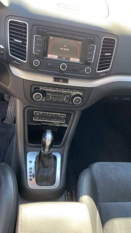 Tirane, jap me qera minivan Volkswagen Sharan Viti 2010, 8.000 Leke