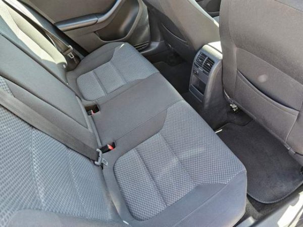 Tirane, jap me qera makine Volkswagen Jetta Viti 2015, 5.000