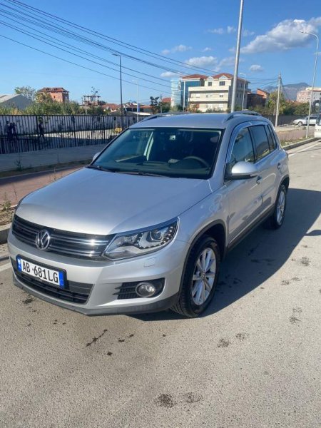 Tirane, jap me qera xhip Volkswagen Tiguan Viti 2015, 8.000 Leke
