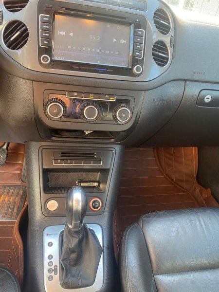 Tirane, jap me qera xhip Volkswagen Tiguan Viti 2015, 8.000 Leke