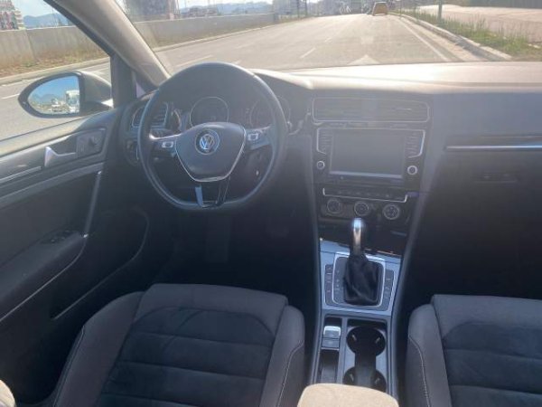 Tirane, jap me qera makine Volkswagen Golf 7 Viti 2015, 4.000 Leke